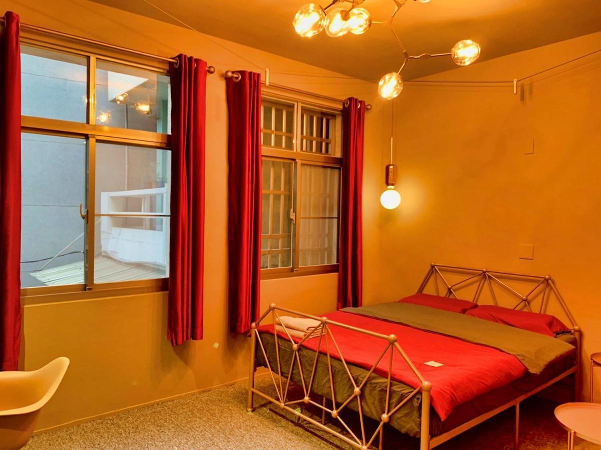 Baker Street London Style Inn Tainan Extérieur photo