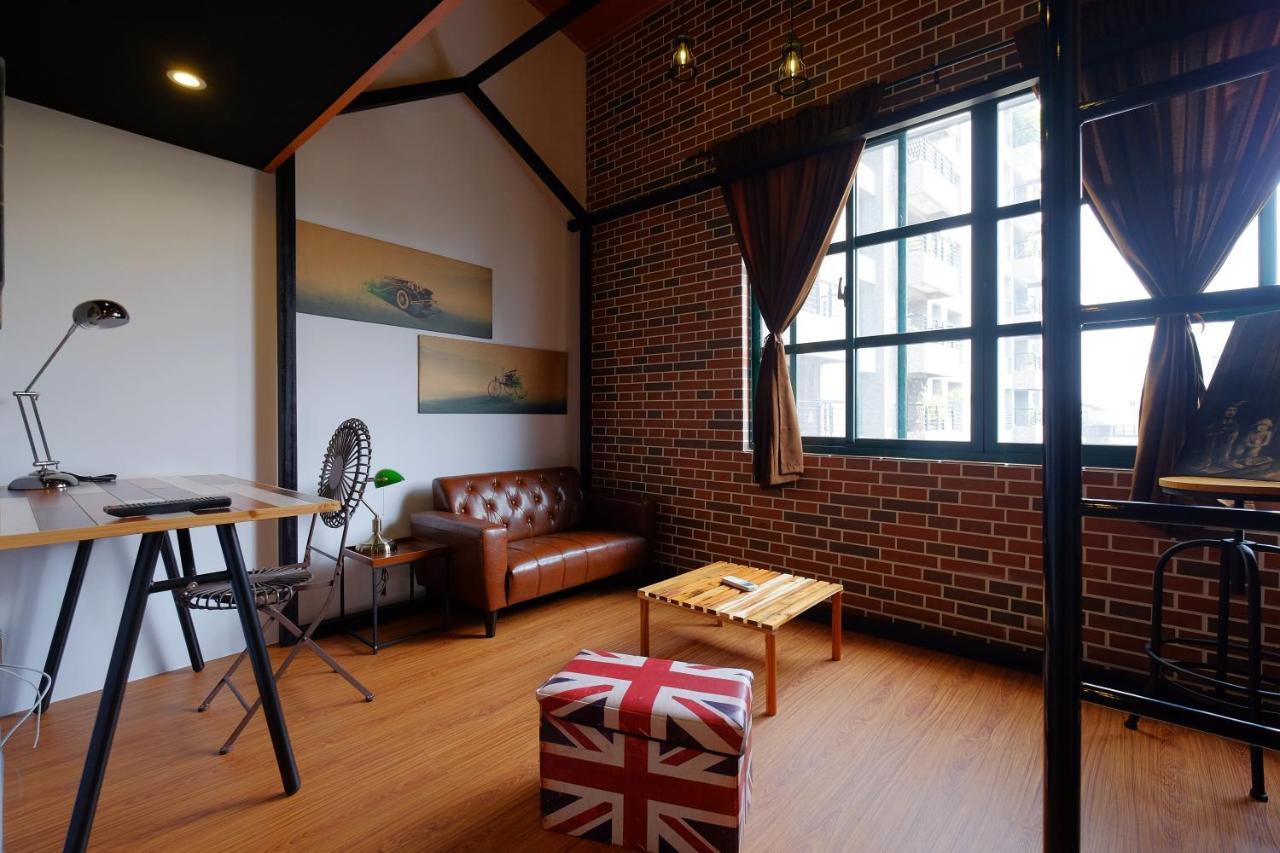 Baker Street London Style Inn Tainan Extérieur photo