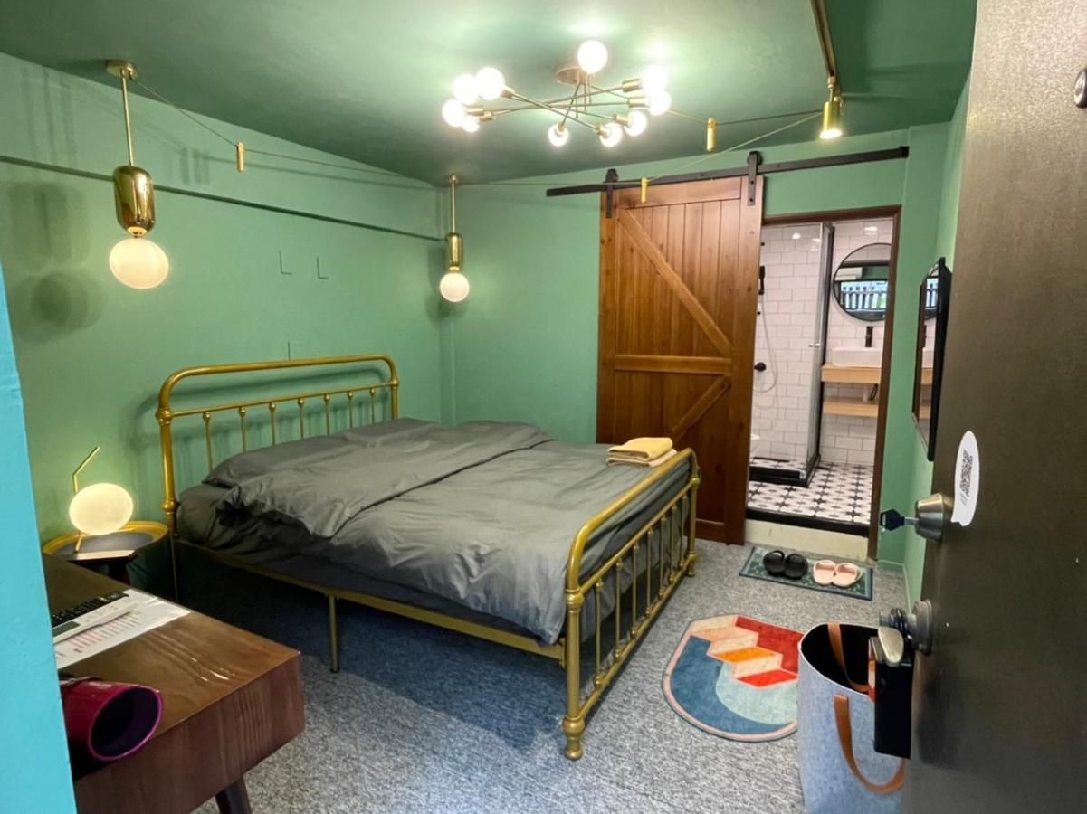 Baker Street London Style Inn Tainan Extérieur photo