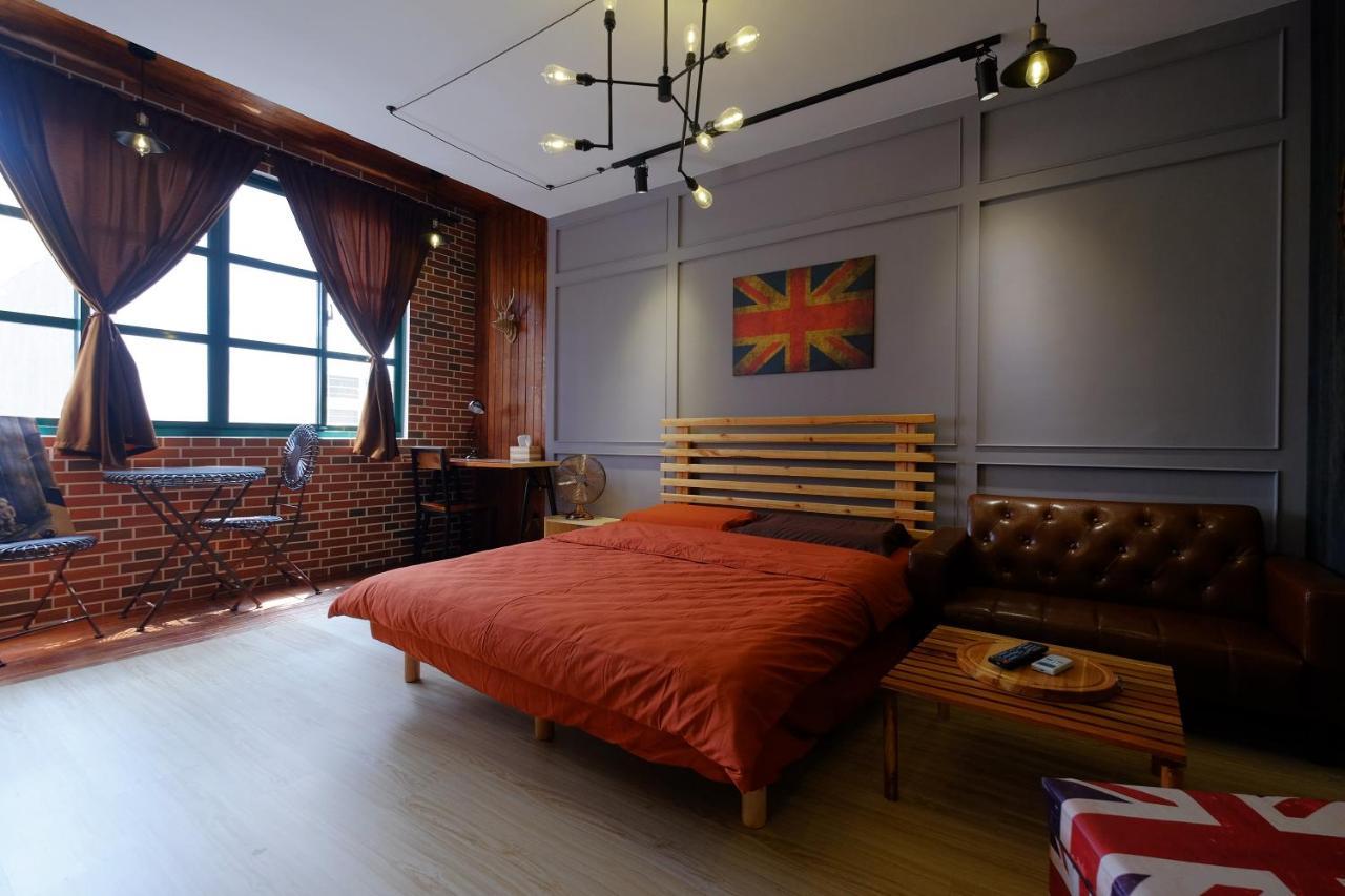 Baker Street London Style Inn Tainan Extérieur photo