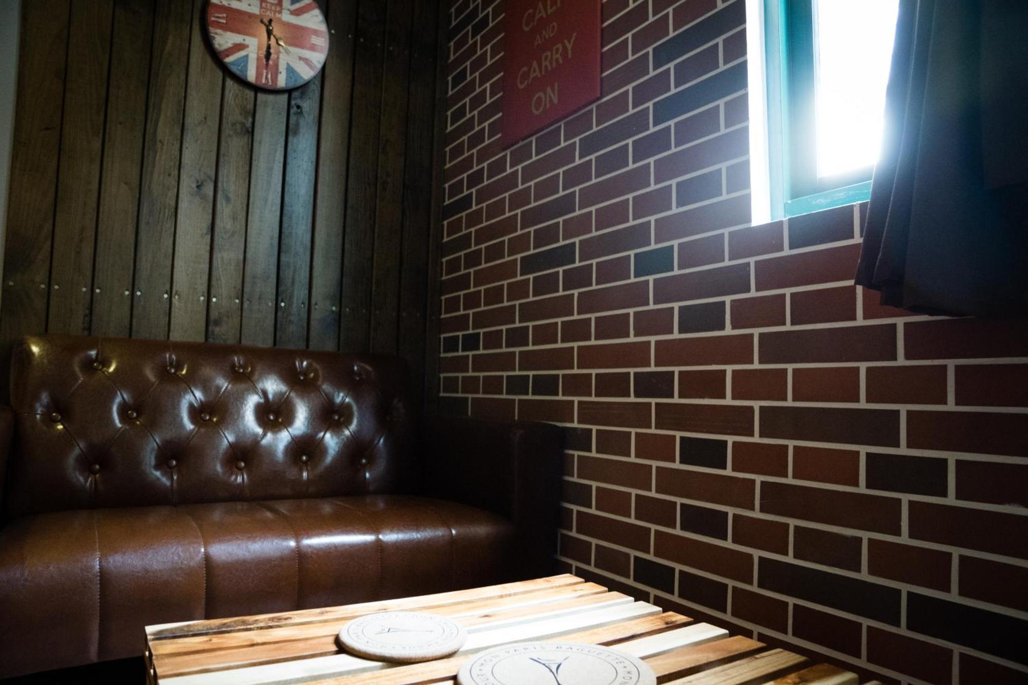 Baker Street London Style Inn Tainan Extérieur photo