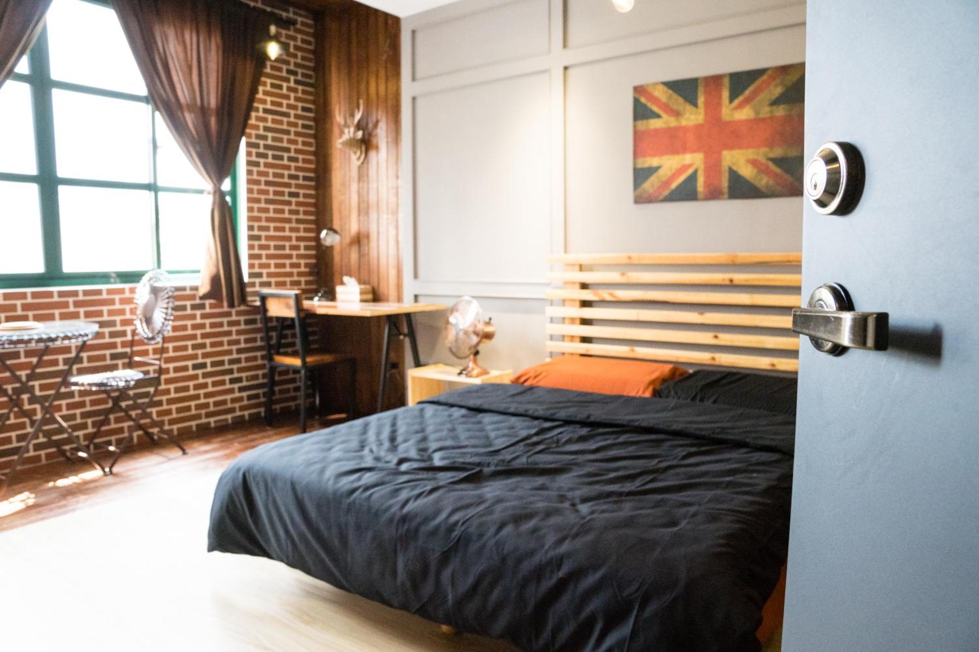 Baker Street London Style Inn Tainan Extérieur photo