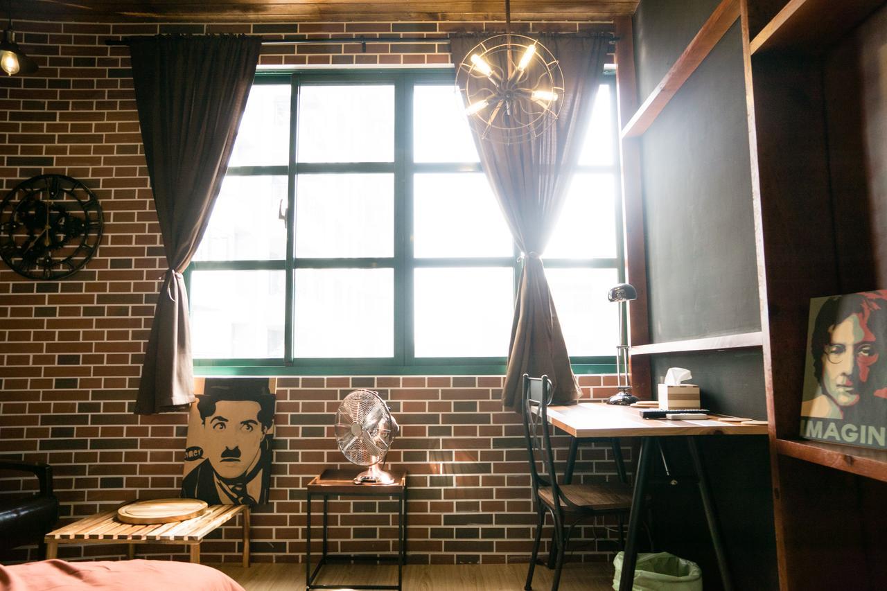 Baker Street London Style Inn Tainan Extérieur photo