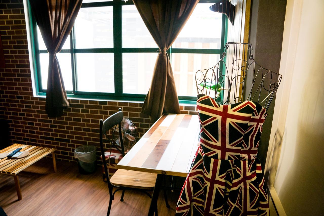 Baker Street London Style Inn Tainan Extérieur photo